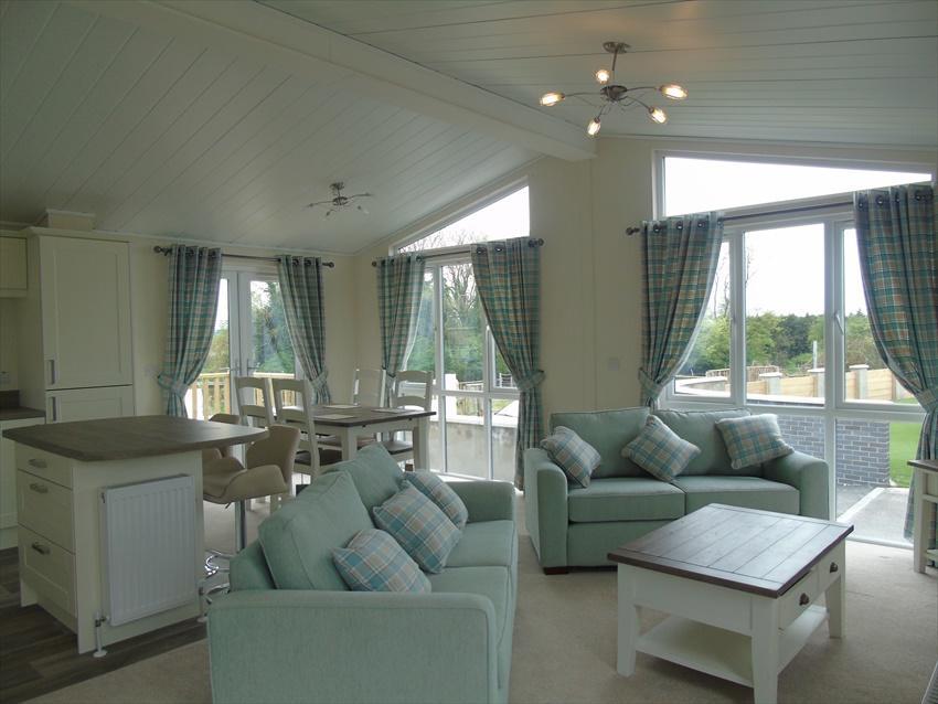 Hyattswood Lodges. Nr Brs Airport * Bristol
